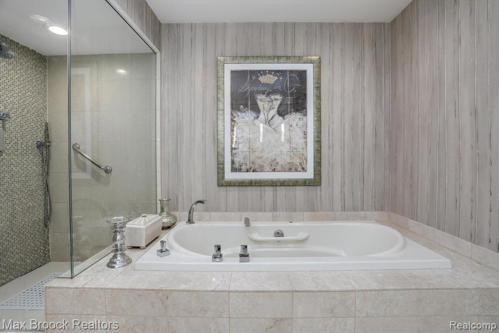 7248 SIMSBURY Drive, West Bloomfield, MI — Photo 28