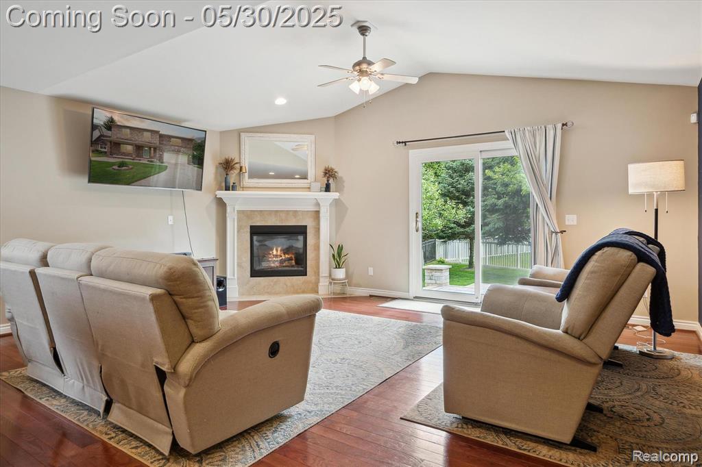 9267 Richfield, Livonia, MI 48150 — Photo 12