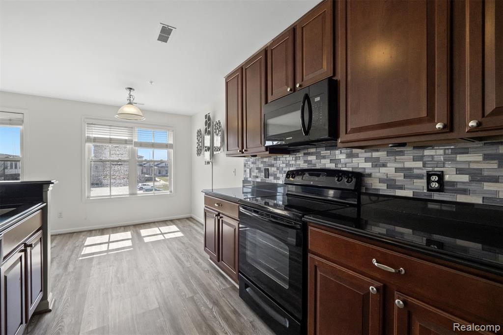 3872 Forester Boulevard, Auburn Hills, MI 48326 — Photo 13