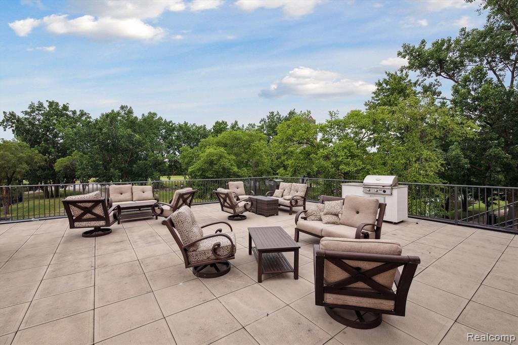 3320 SPINNAKER Lane, 74-14C, Detroit, MI 48207 — Photo 45