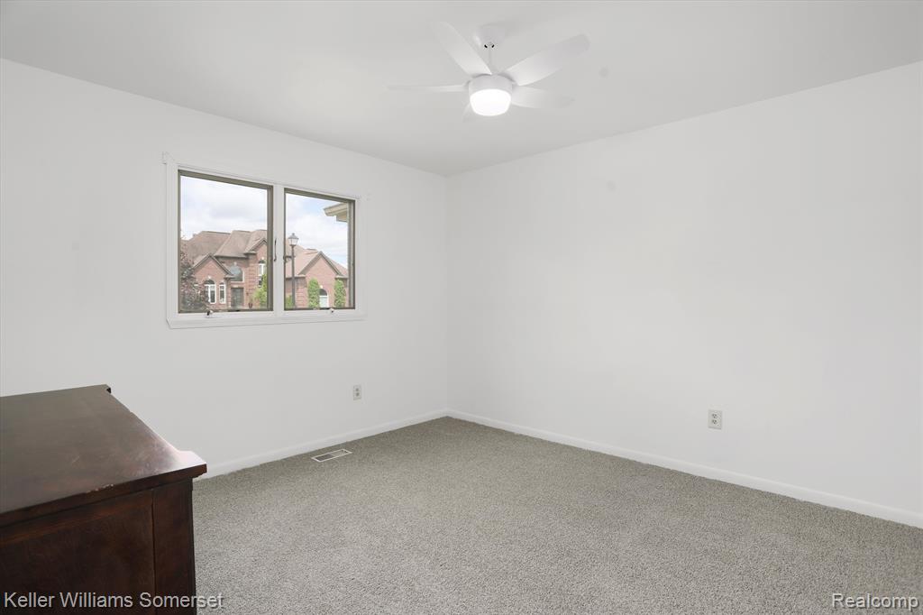 51488 BLUE SPRUCE Drive, Macomb, MI 48042 — Photo 22