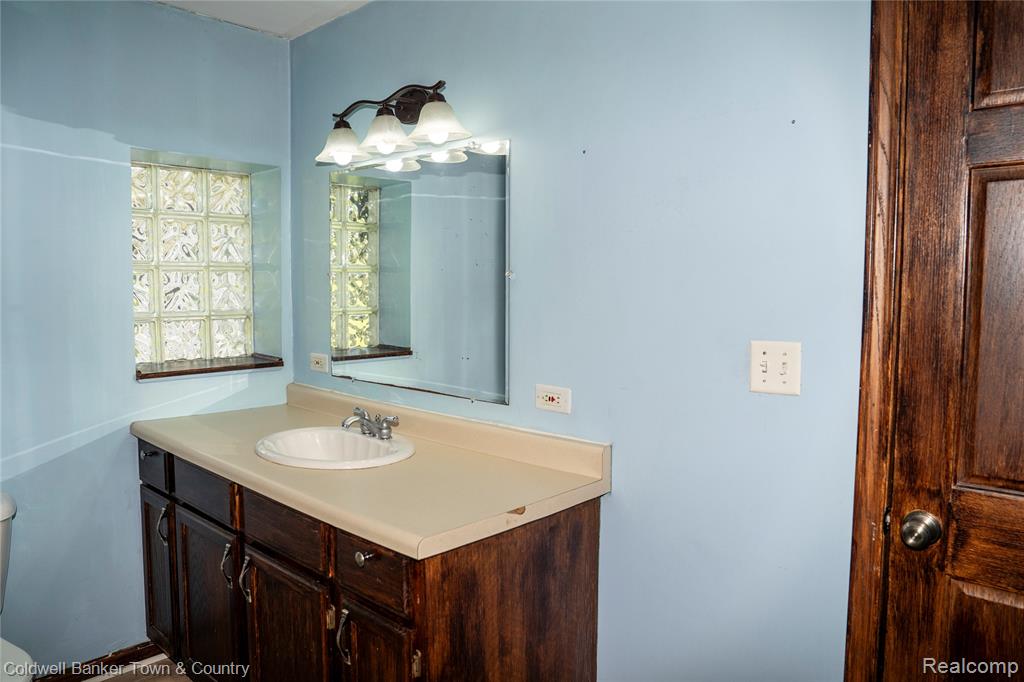 528 W Clinton Street, Howell, MI 48843 — Photo 18