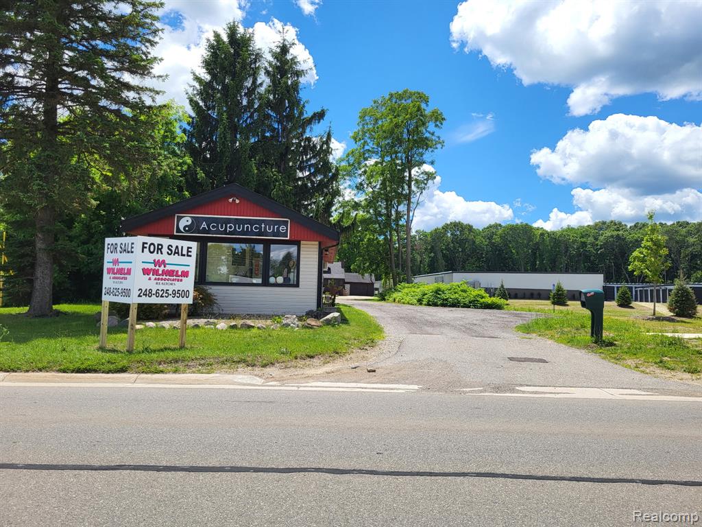 9421 Dixie Highway, Clarkston, MI 48348