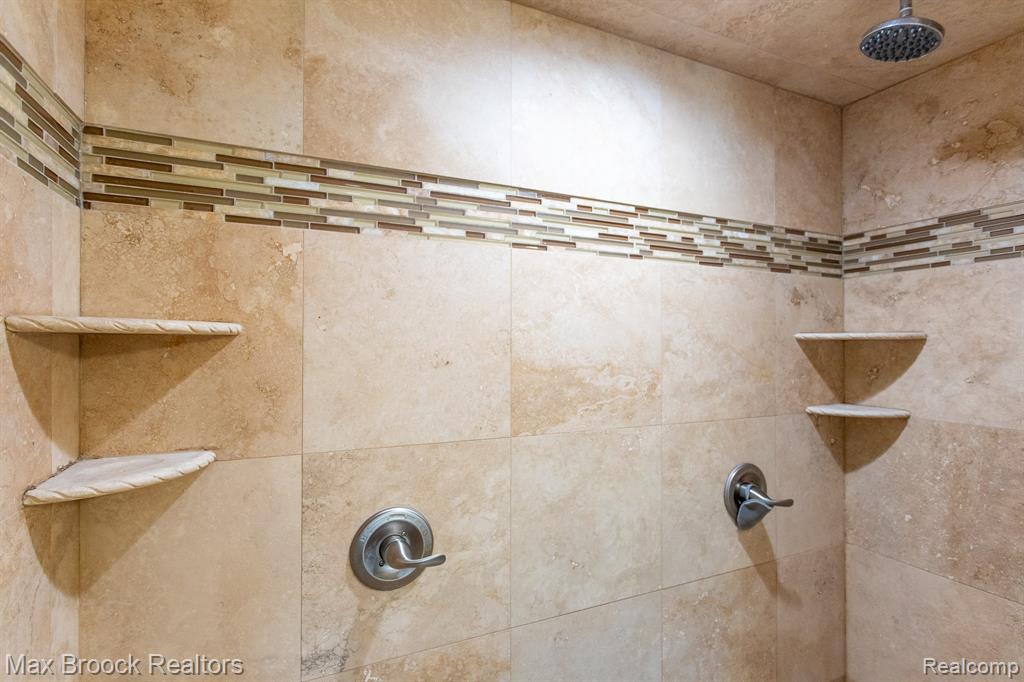 924 N Maple Avenue, Royal Oak, MI 48067 — Photo 46