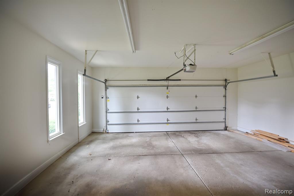 5132 WOODLANDS Lane, Bloomfield Hills, MI 48302 — Photo 33