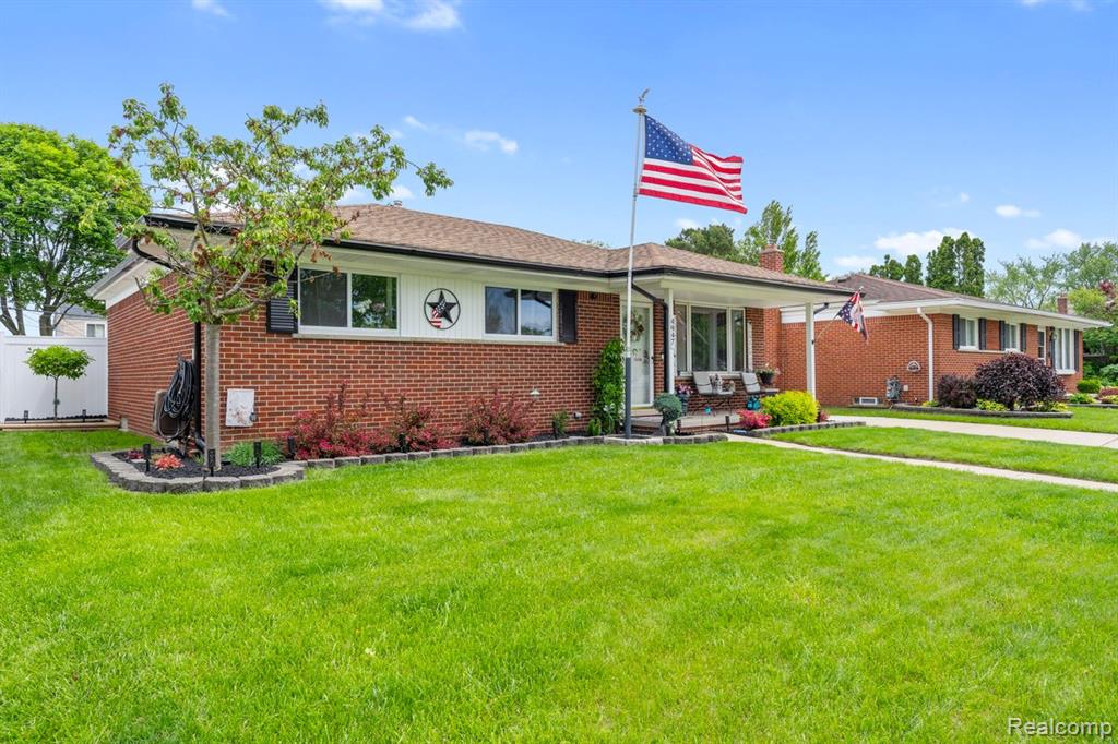 4947 Jackson Street, Trenton, MI 48183 — Photo 2