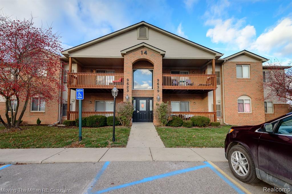 9635 WILDFLOWER Court, Van Buren, MI 48111 — Photo 28
