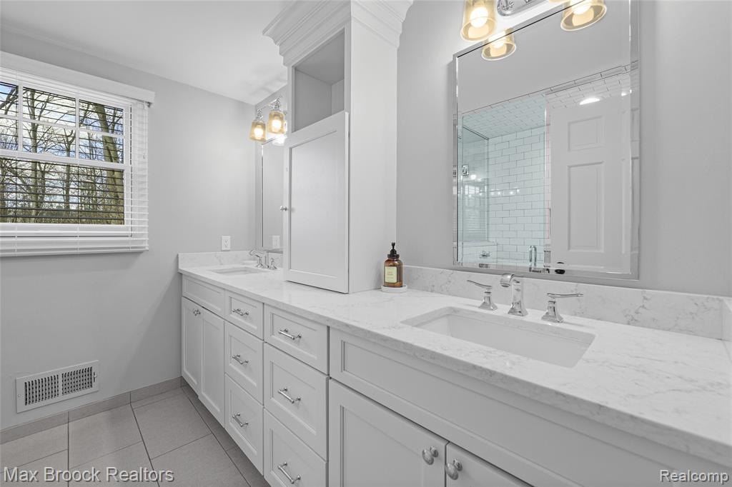 5275 Brookdale Road, Bloomfield Hills, MI 48304 — Photo 44