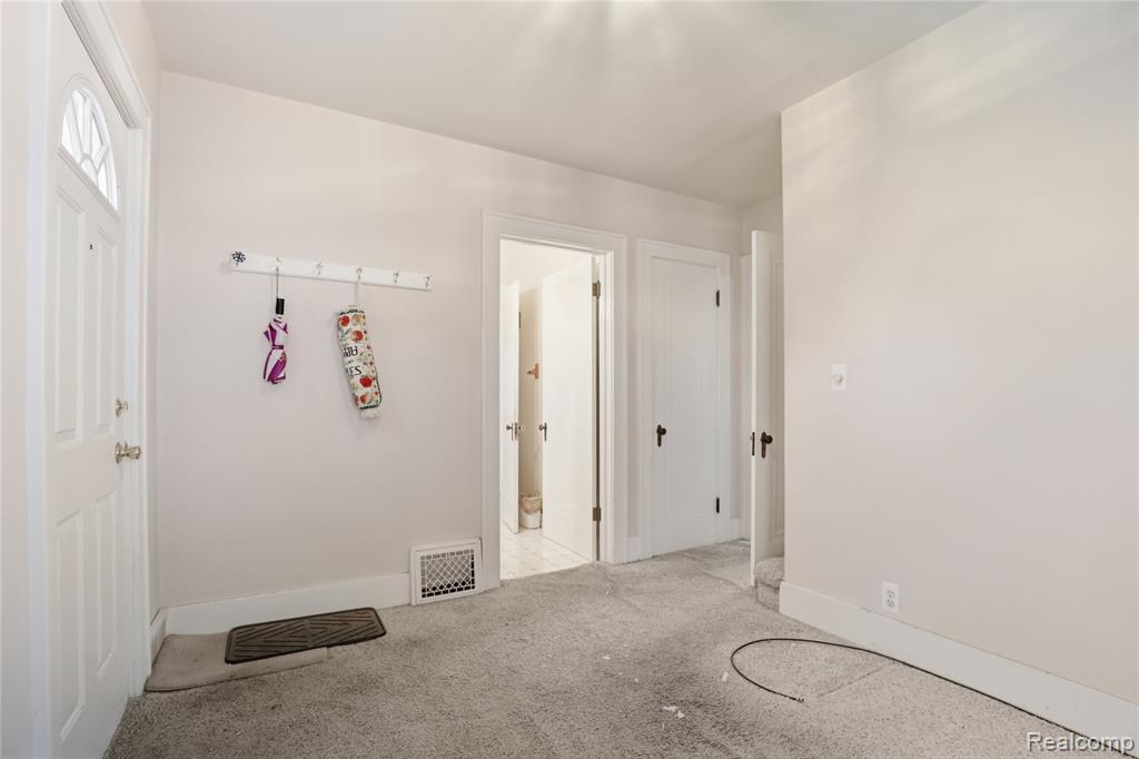 3317 Cheyenne Avenue, Burton, MI 48529 — Photo 12