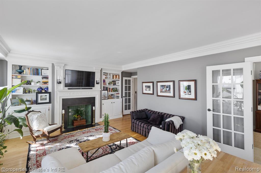 15 E KIRBY Street, 710, Detroit, MI 48202 — Photo 24