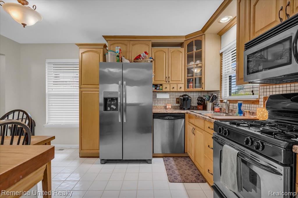 43488 LAURELWOOD, Canton, MI 48187 — Photo 5