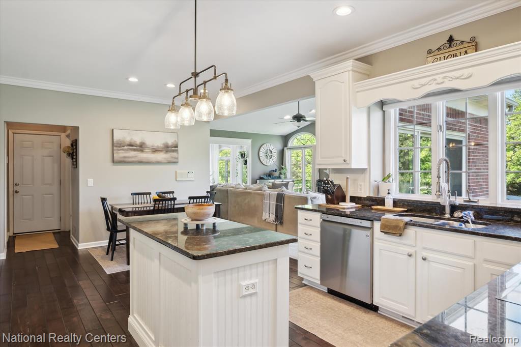 5885 Fairborn, Canton, MI, 48187