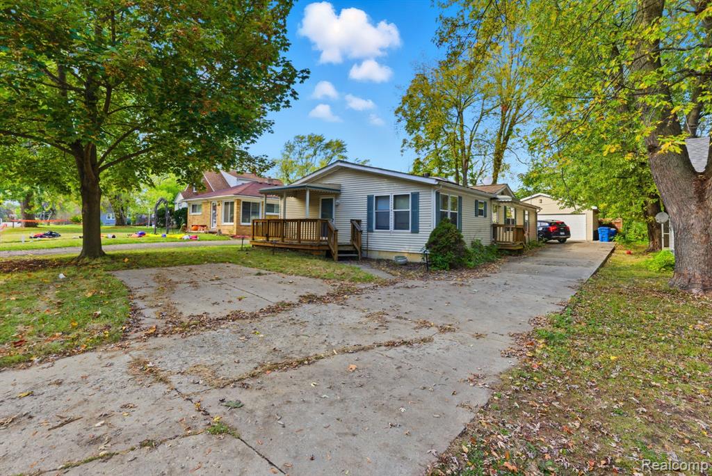 990 Voorheis Road, Waterford, MI 48328 — Photo 5