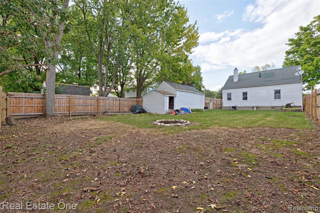 8247 Miller Road, Swartz Creek, MI 48473 — Photo 30