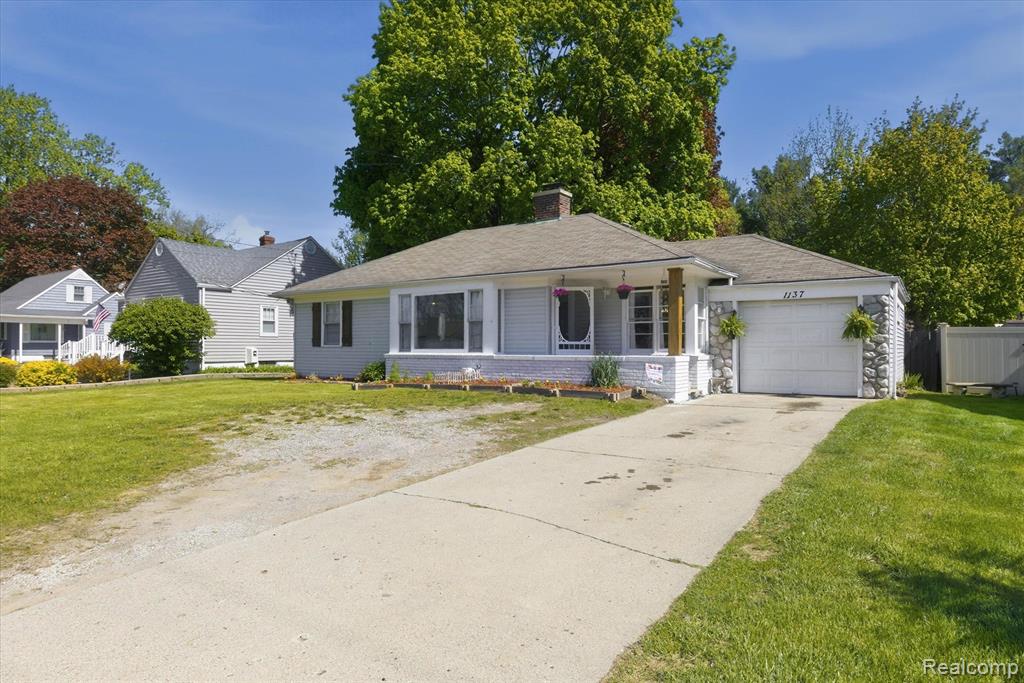 1137 E Main Street, Flushing, MI 48433 — Photo 2
