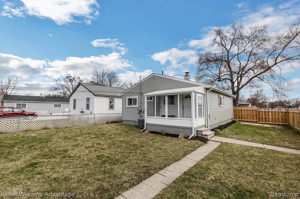 4516 EDGEWOOD Street, Dearborn Heights, MI 48125 — Photo 15