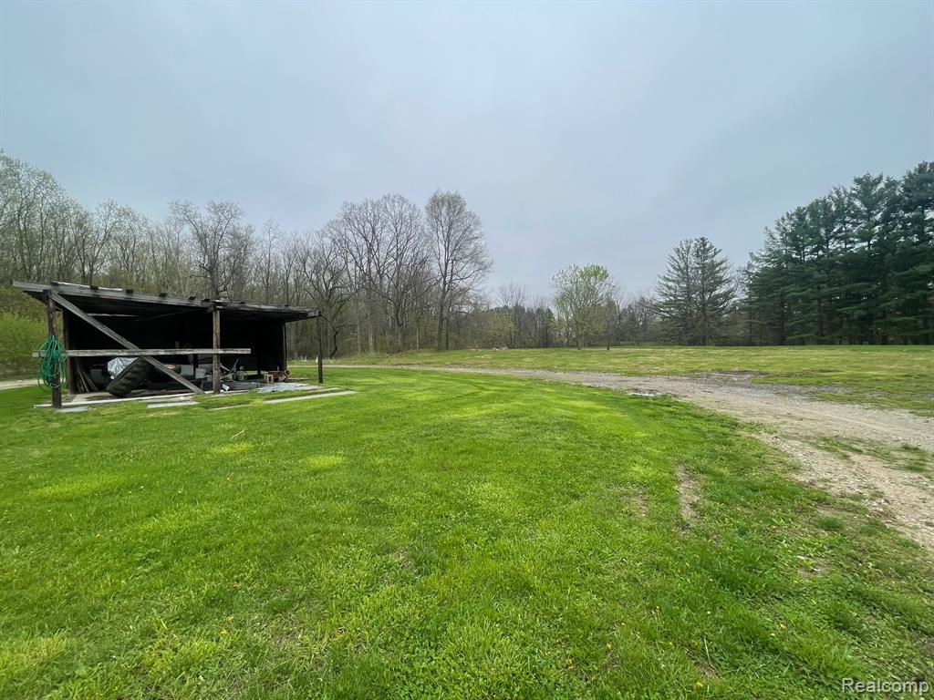 8261 Fenton Road, Grand Blanc, MI 48439 — Photo 10