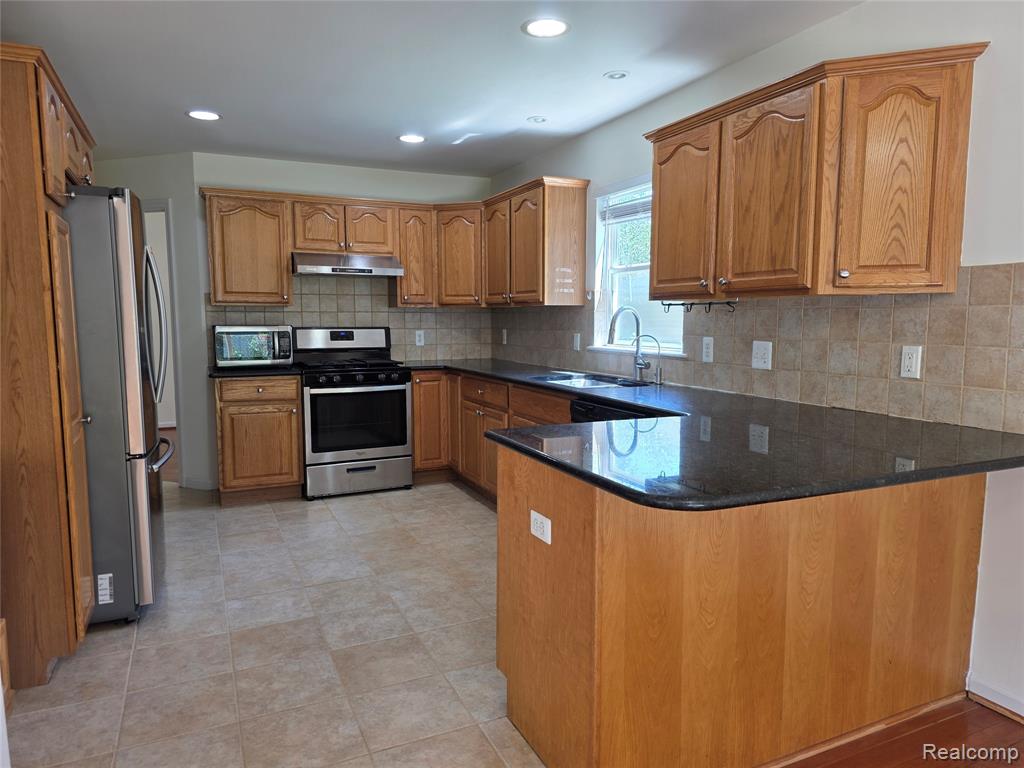 2103 Enterprise Drive, Troy, MI 48083 — Photo 8