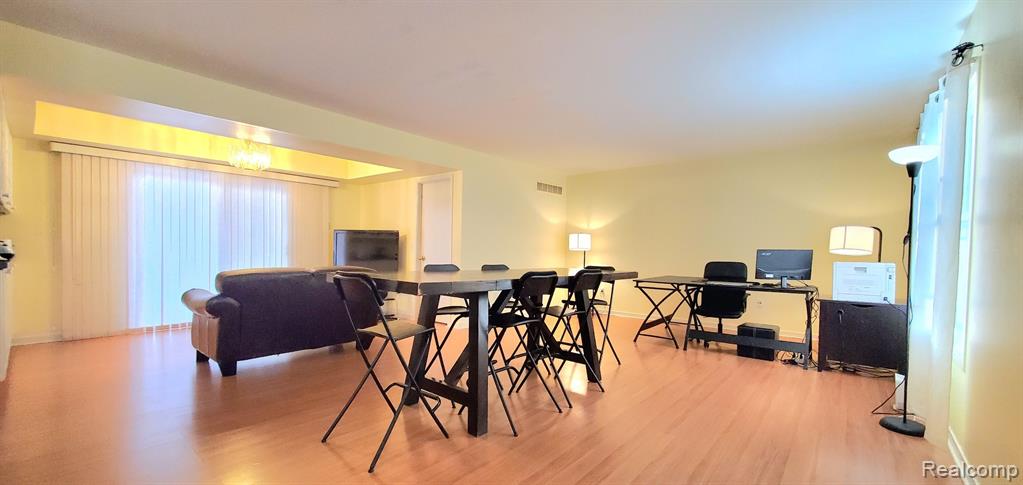 506 DECKER Road, Walled Lake, MI 48390 — Photo 9