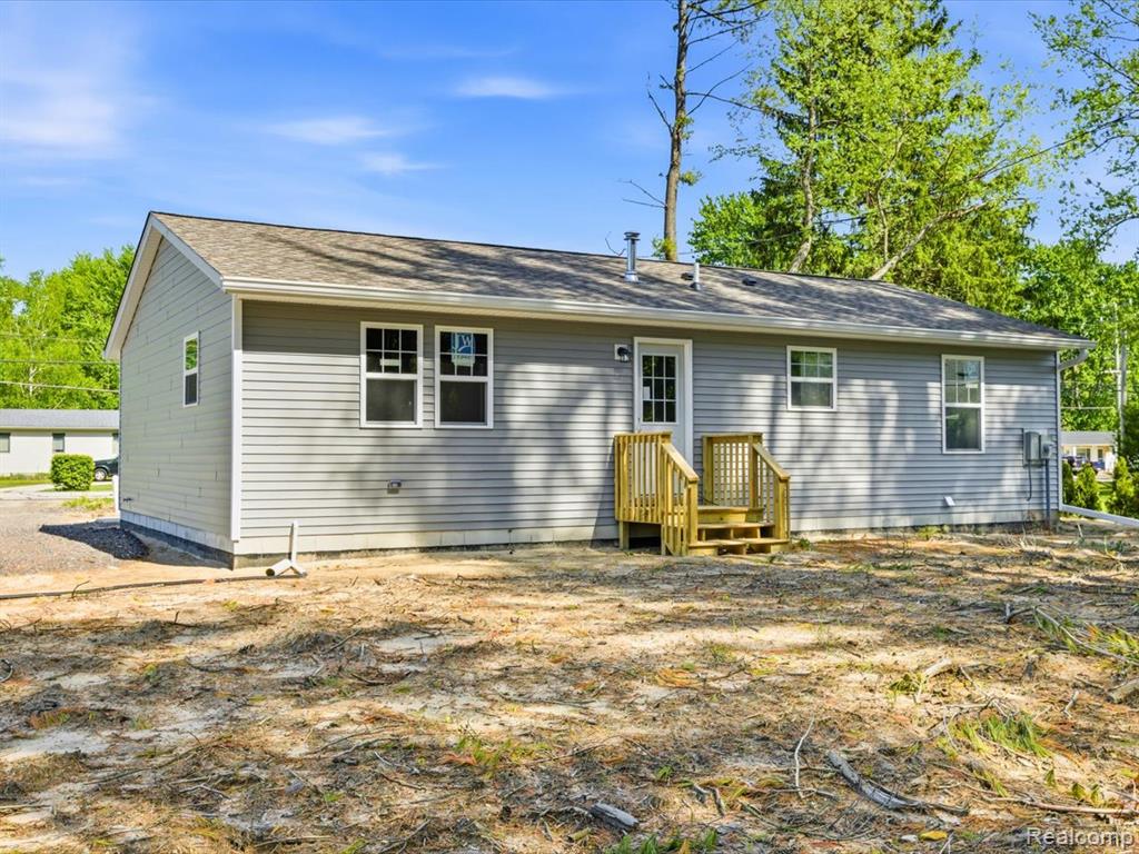 2921 Beach Road, Port Huron, MI 48060 — Photo 3