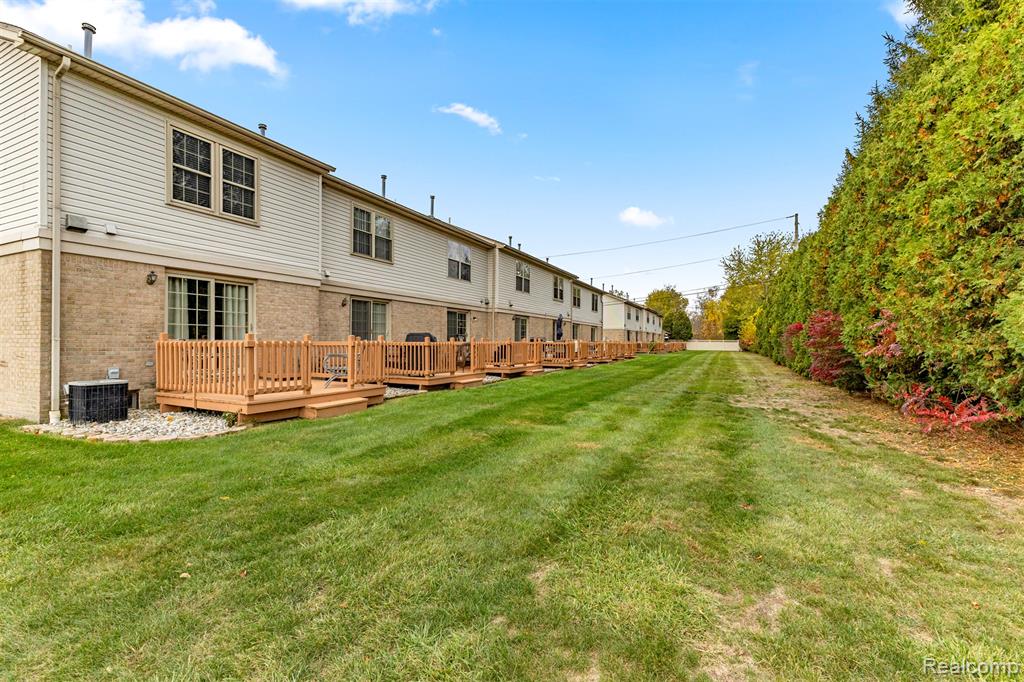 29307 W Jefferson Avenue, 14, Gibraltar, MI — Photo 30