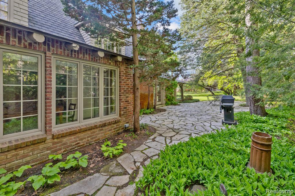 18234 Arselot Drive, Northville, MI 48168 — Photo 55