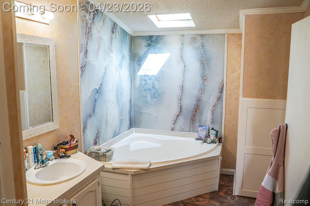 831 N Pontiac Trail, 37, Walled Lake, MI 48390 — Photo 9