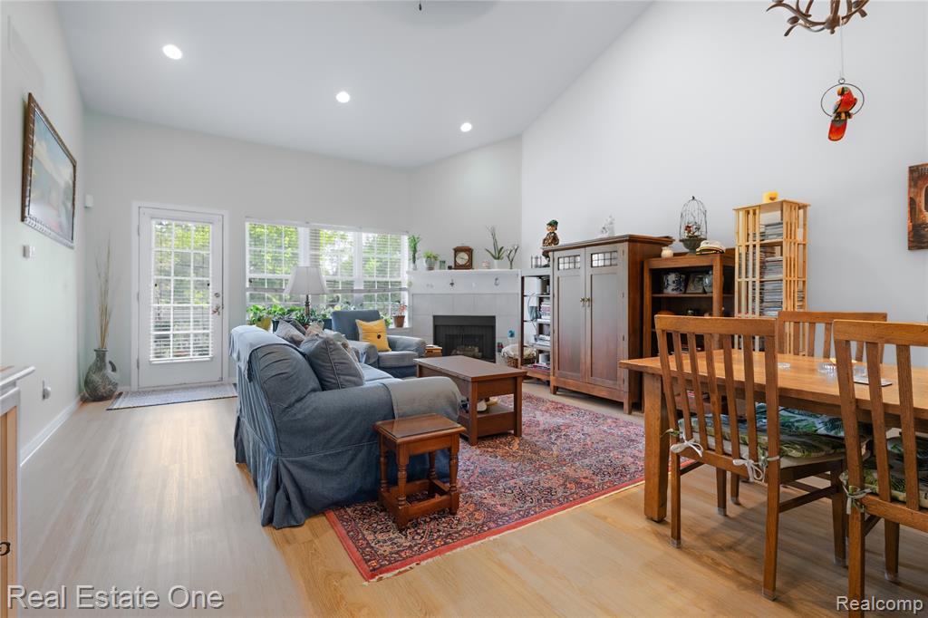 731 E Bluff Court, Rochester Hills, MI 48307 — Photo 27