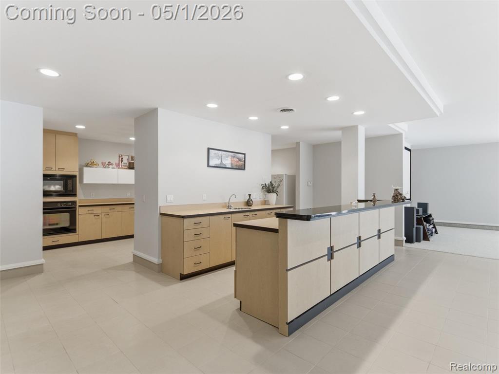 8390 Warwick Groves Court, Grand Blanc, MI 48439 — Photo 58