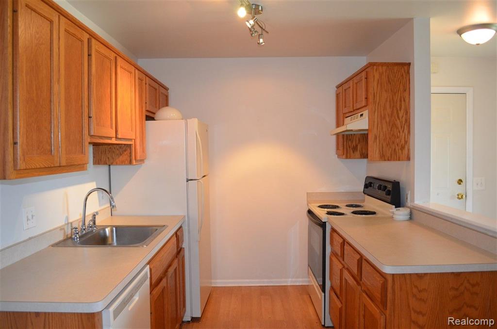 43237 CAPE Drive, Sterling Heights, MI 48313 — Photo 3