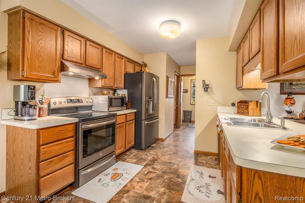 5376 OLDE SHAWBORO Road, Grand Blanc, MI 48439 — Photo 16