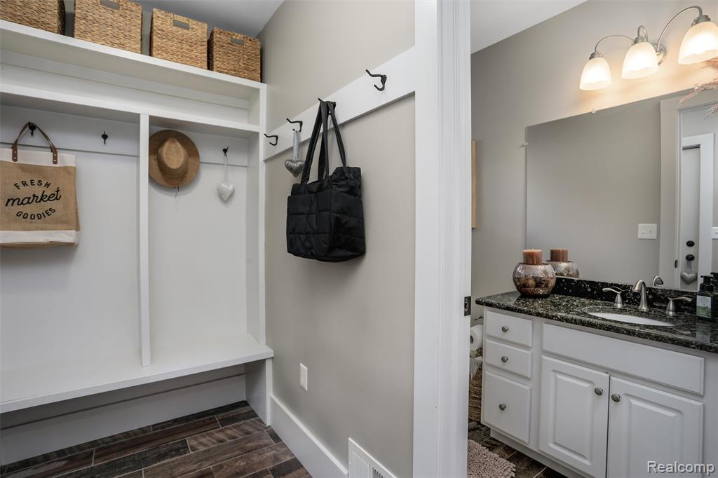 812 N Edison Avenue, Royal Oak, MI 48067 — Photo 18