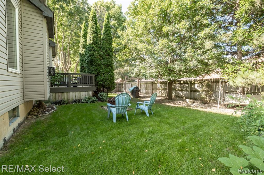 15242 Weller Court, Holly, MI 48442 — Photo 37
