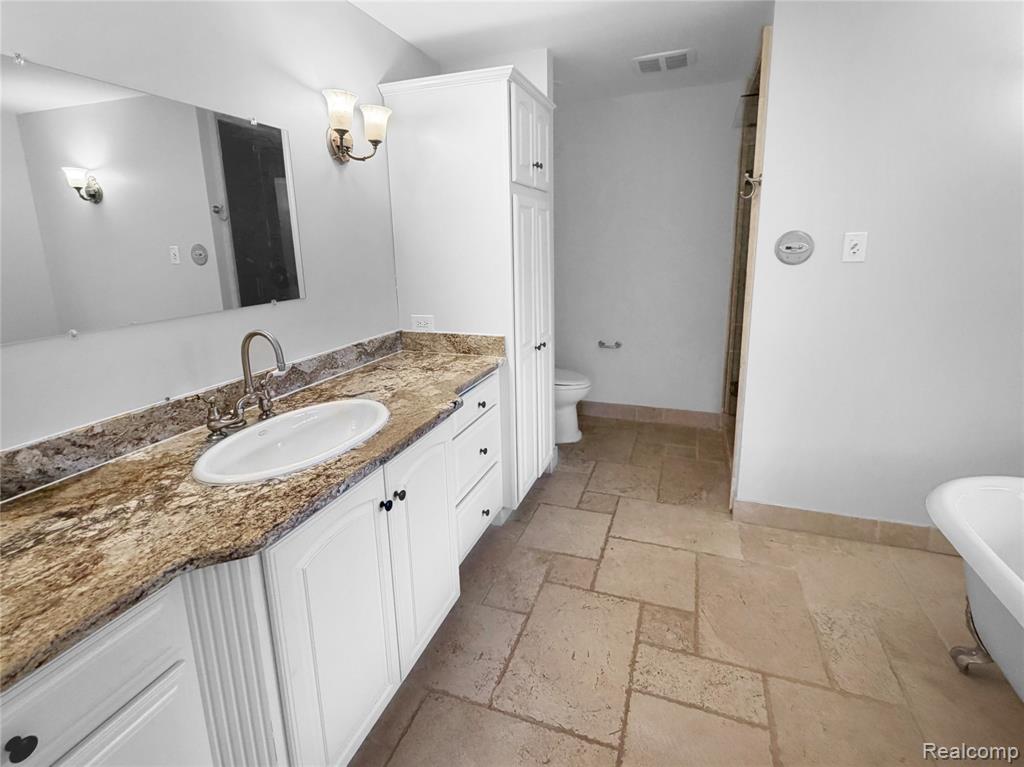35854 Castlemeadow Drive, Farmington, MI 48335 — Photo 6