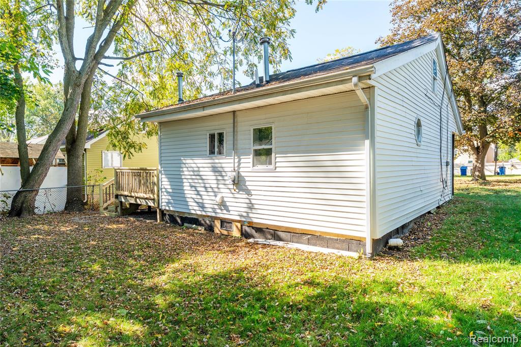 99 Calvert Avenue, Waterford, MI 48328 — Photo 20
