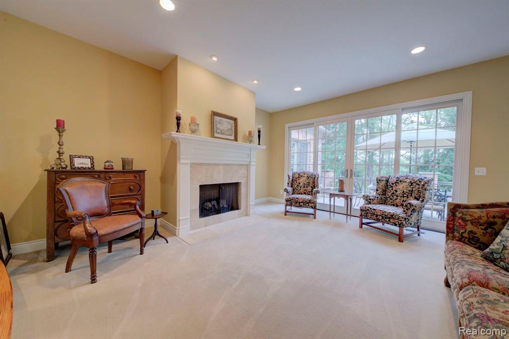 5718 EVERGREEN, Howell, MI 48855 — Photo 8