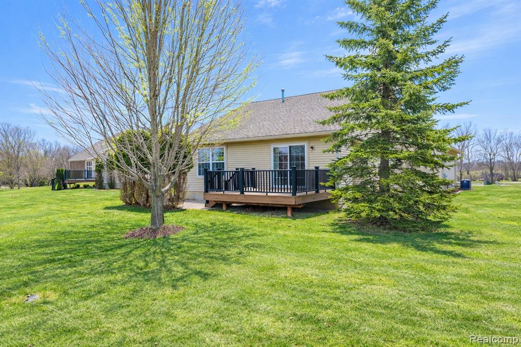 11126 Strathmore Court, Grand Blanc, MI 48439 — Photo 9