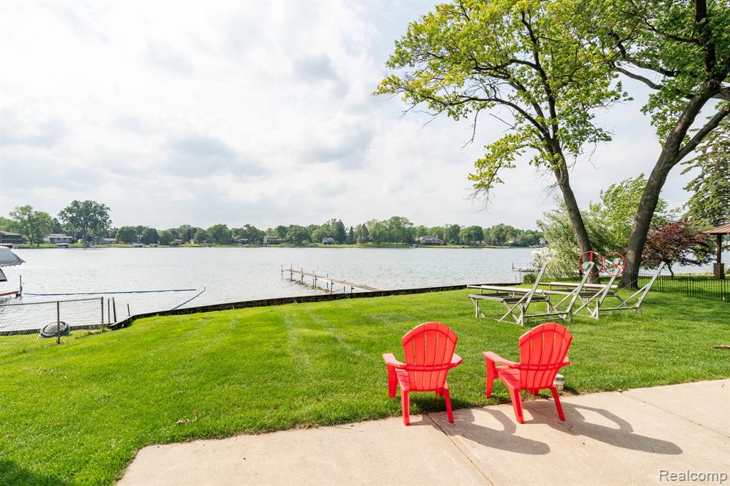 3831 Woodland Drive, Highland, MI 48356 — Photo 33