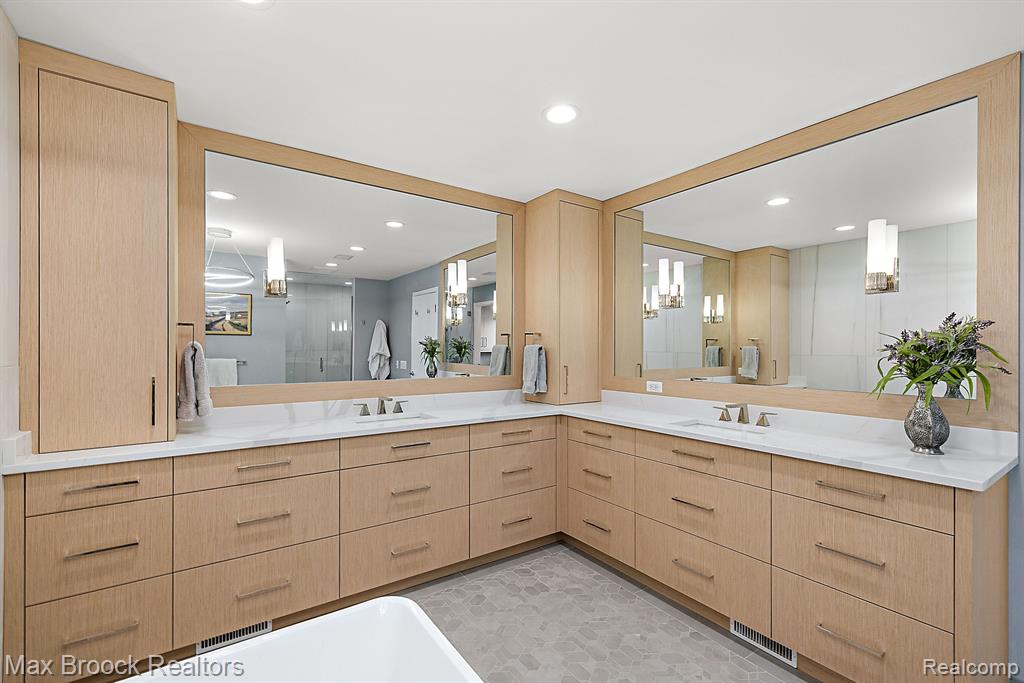 3540 Erie Drive, Orchard Lake Village, MI 48324 — Photo 20