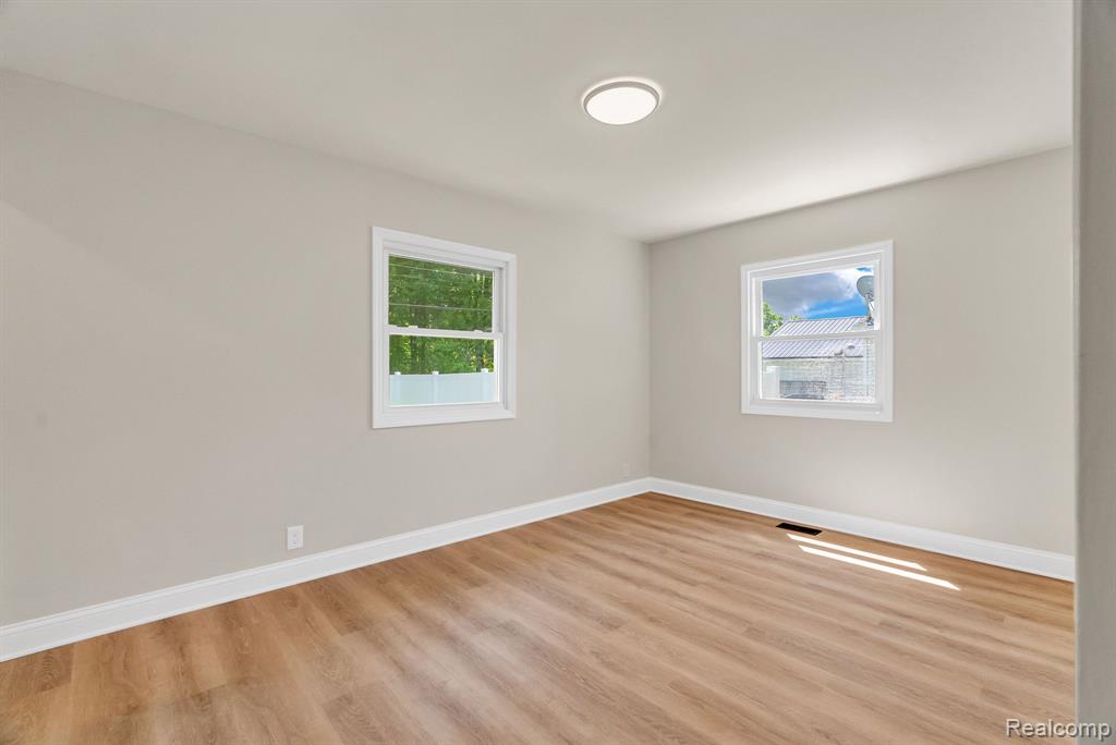 4046 State Road, Fort Gratiot, MI 48059 — Photo 21