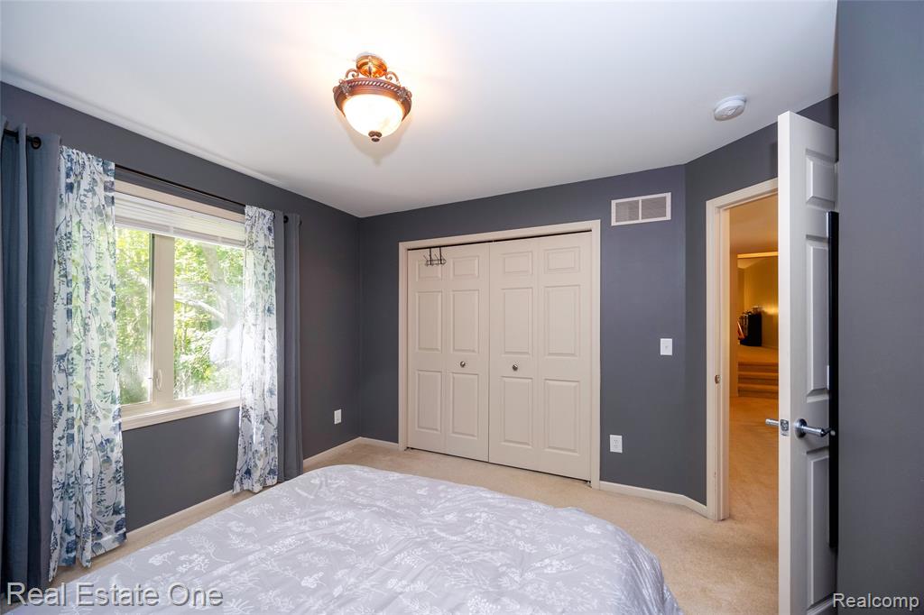 3481 Castlewood Court, Wixom, MI — Photo 52
