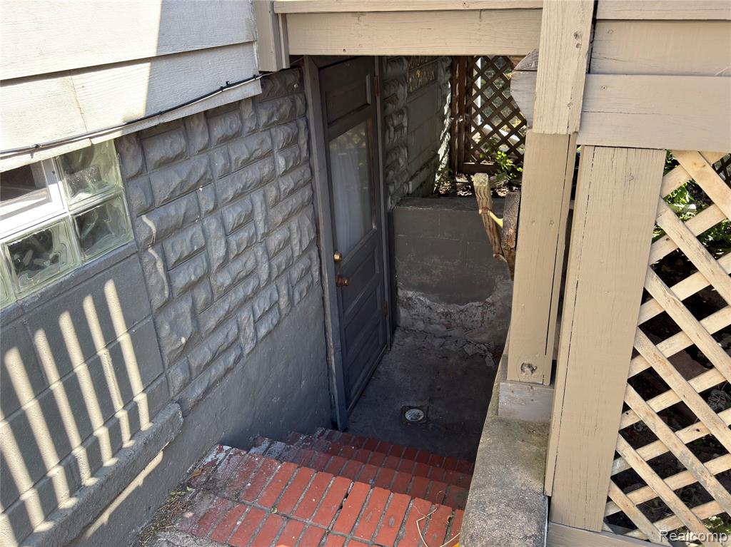 747 Cherry Street, Wyandotte, MI 48192 — Photo 24