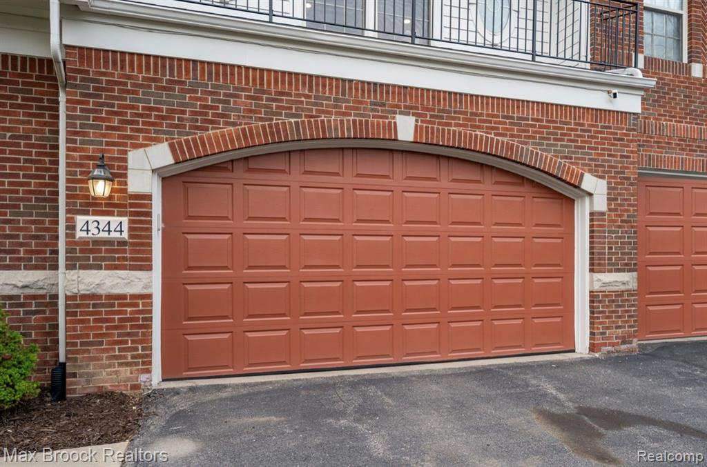 4344 Gateway Circle, West Bloomfield, MI — Photo 35