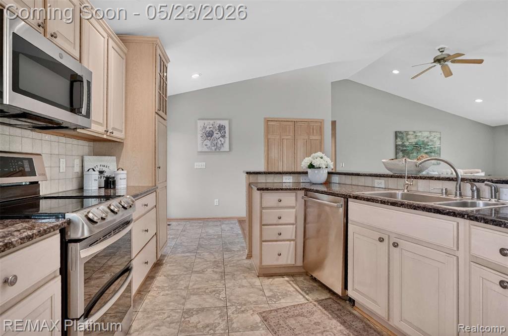 59360 Foxpointe Lane, South Lyon, MI 48178 — Photo 14