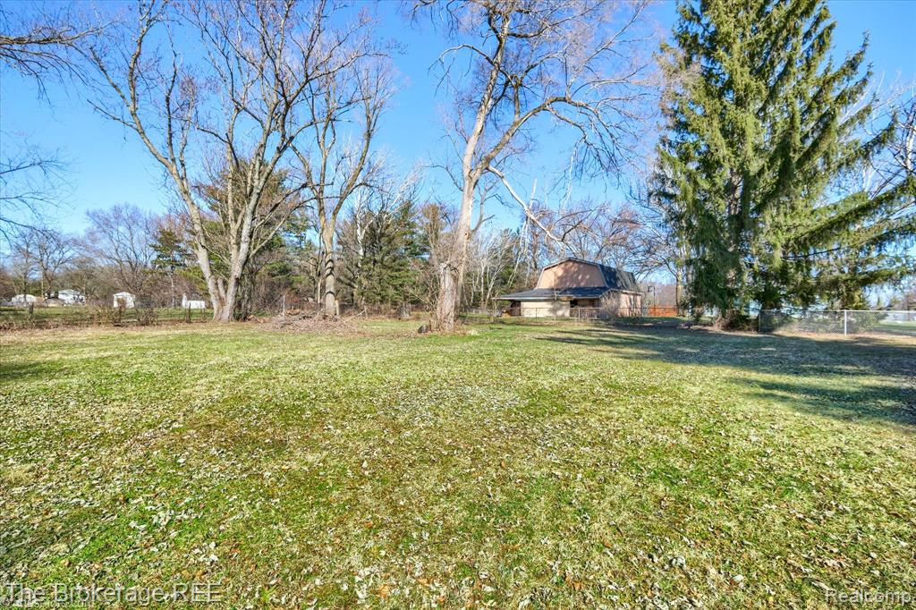5447 Sitka Street, Burton, MI 48519 — Photo 8