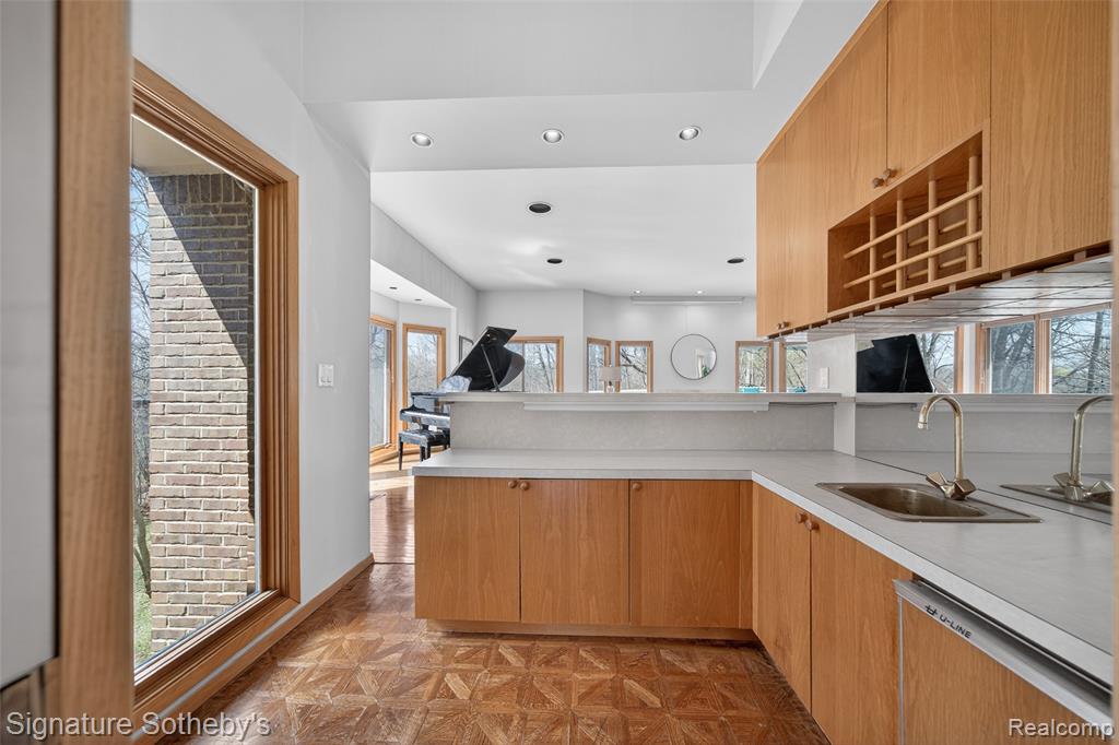 2131 Birchwood Way, Bloomfield Hills, MI 48302 — Photo 23