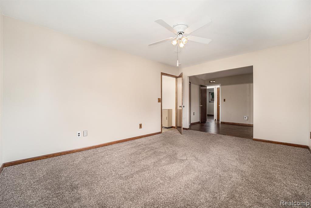 8231 Doncaster Drive, Sterling Heights, MI 48312 — Photo 20