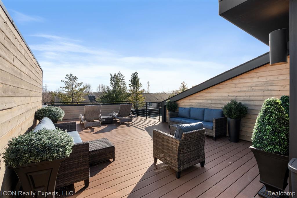 714 E PARENT Avenue, Royal Oak, MI 48067 — Photo 48