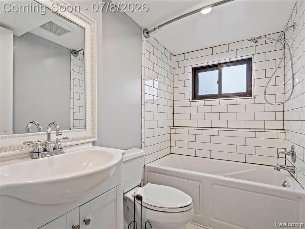 828 E 2nd Street, Royal Oak, MI 48067 — Photo 11