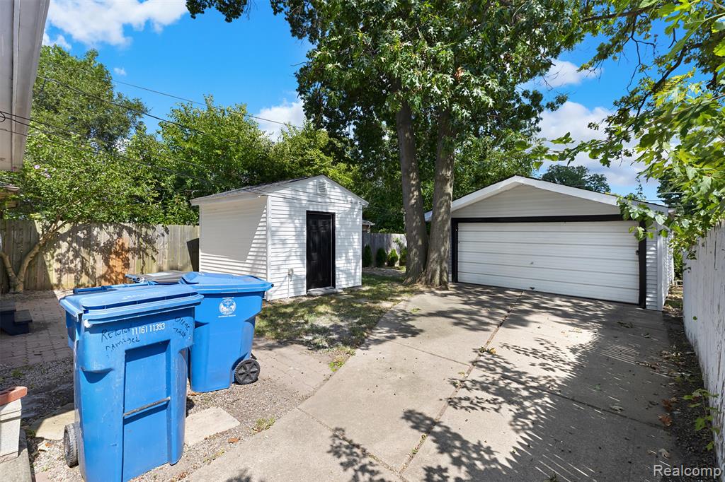 4455 Hipp Street, Dearborn Heights, MI 48125 — Photo 6